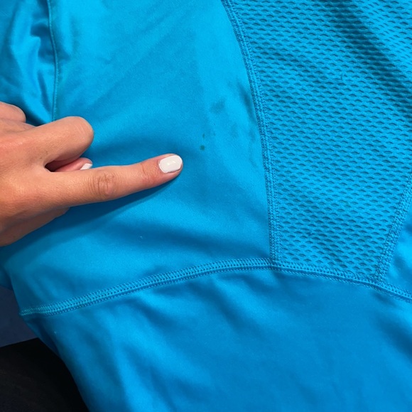 Underarmour t-shirt ! - Picture 2 of 2